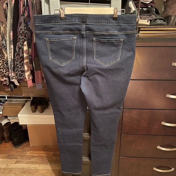 Maurice’s Jeans - Picture 3 of 3